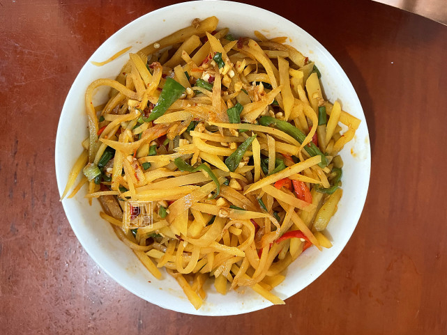 晒我家中秋节的10菜1汤，在朋友圈火了，网友：吃不起，家里没矿休闲区蓝鸢梦想 - Www.slyday.coM