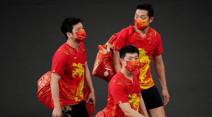 国乒众将祝中秋快乐！孙颖莎可可爱爱，樊振东许昕为决赛拉票休闲区蓝鸢梦想 - Www.slyday.coM