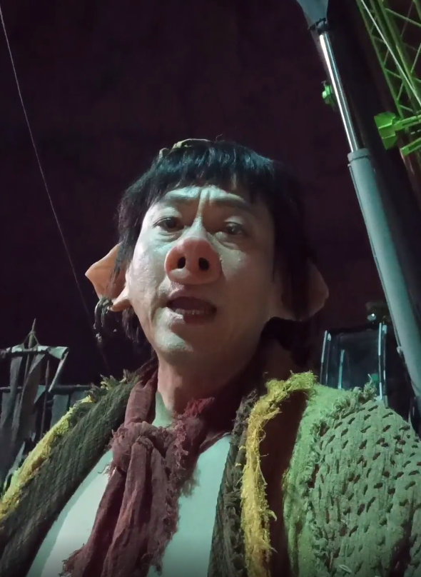 57岁黎耀祥再演八戒,唱情歌称想起嫦娥,私下也是情种对老婆很好