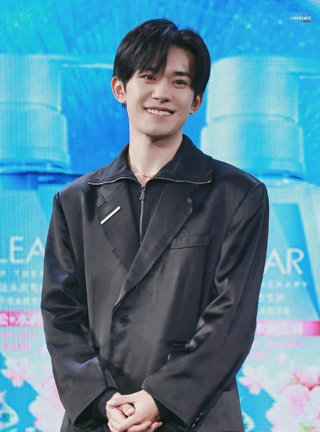 大湾区中秋晚会:易烊千玺现场宣传《长津湖》,王菲罕见唱粤语歌休闲区蓝鸢梦想 - Www.slyday.coM 大湾区中秋晚会:易烊千玺现场宣传《长津湖》,王菲罕见唱粤语歌休闲区蓝鸢梦想 - Www.slyday.coM