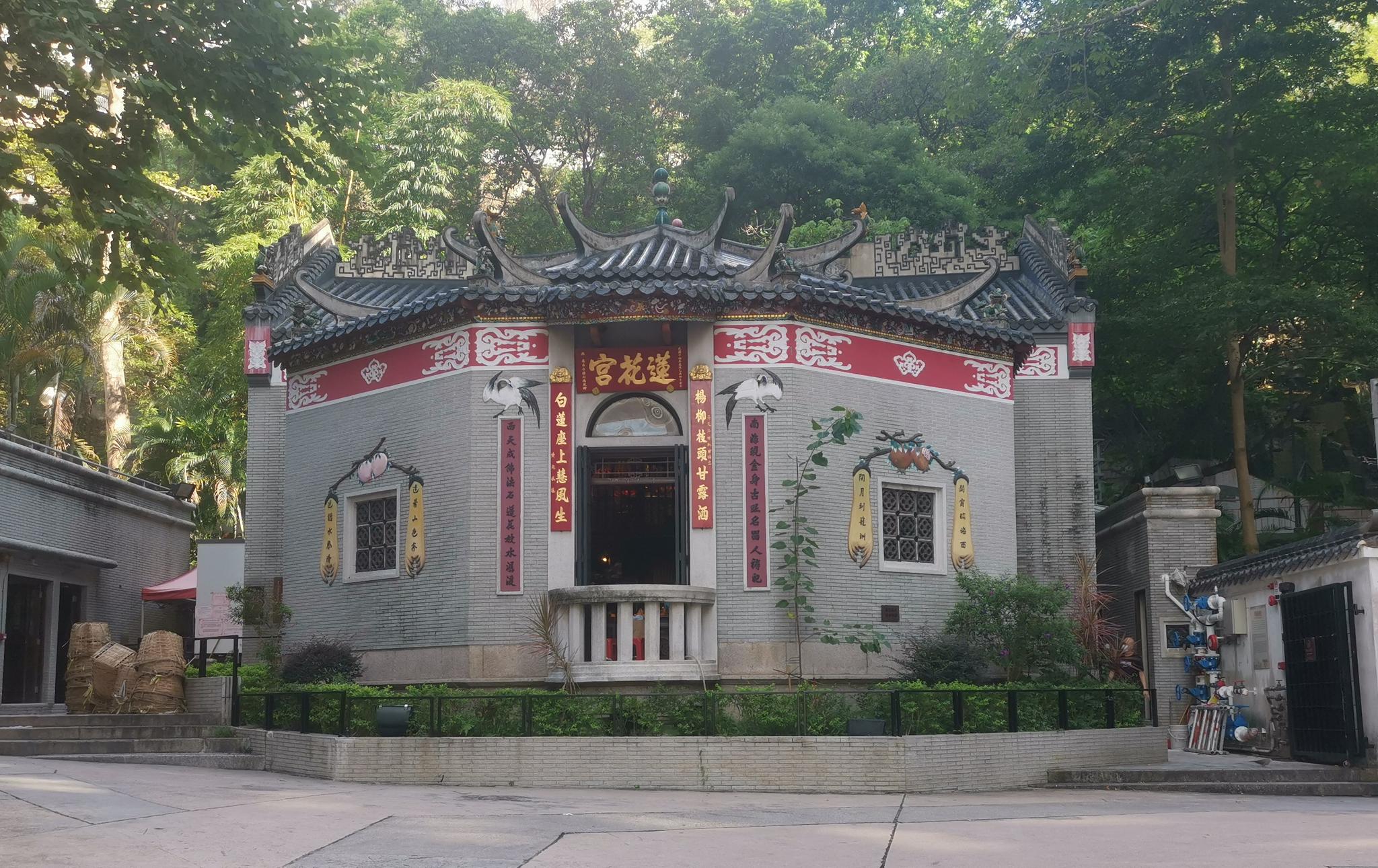 莲花宫朱梦楚图