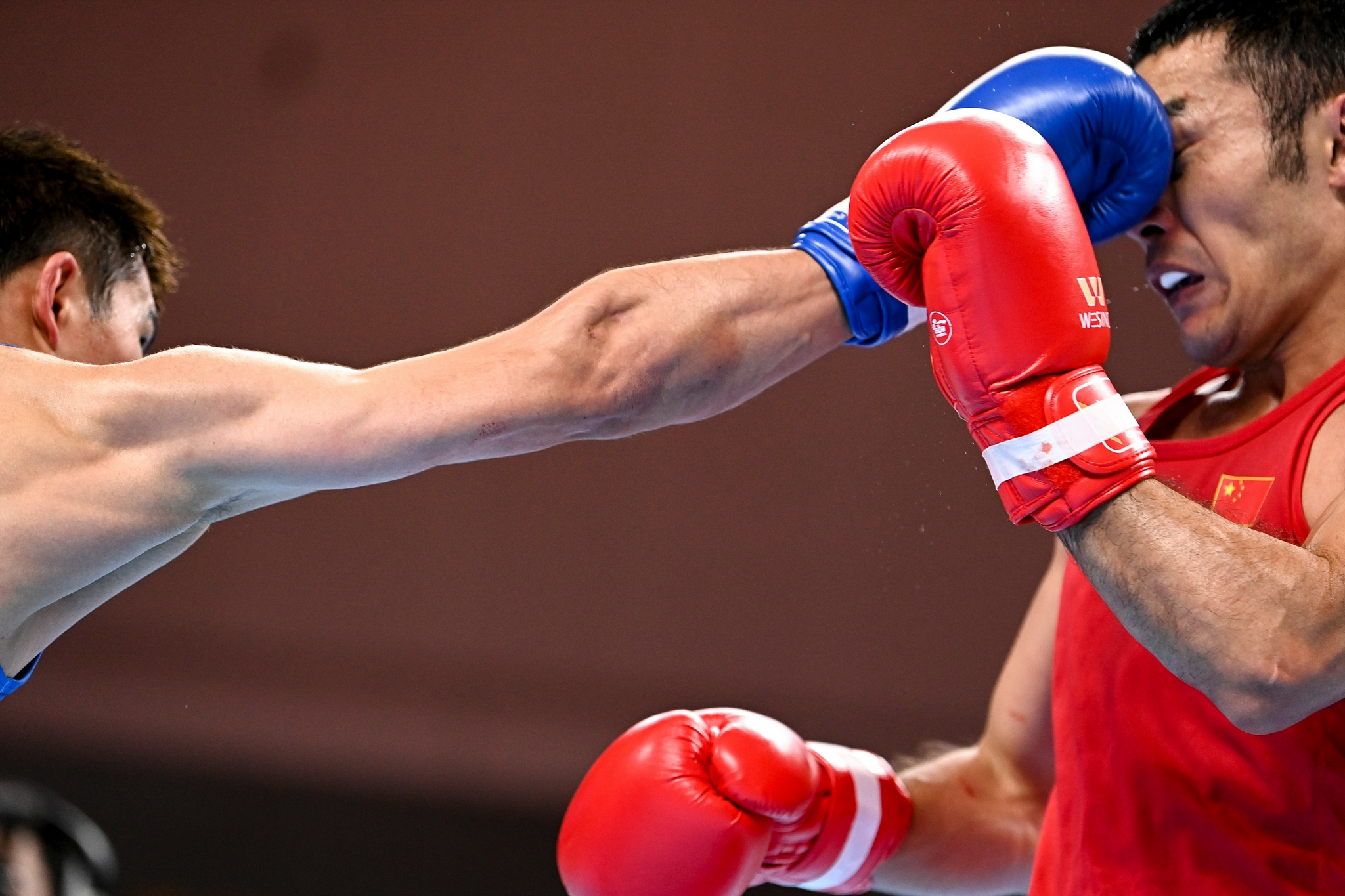 拳击——男子75公斤级：托合塔尔别克·唐拉提汗夺冠休闲区蓝鸢梦想 - Www.slyday.coM