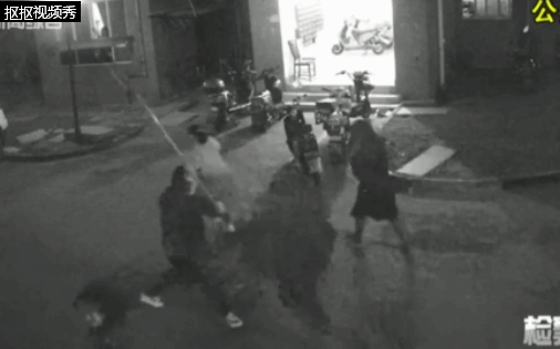 狗血！上海一女子被前男友挥刀砍伤，破相后抛弃现男友，选择和前任…休闲区蓝鸢梦想 - Www.slyday.coM