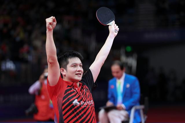 樊振东险胜马龙 全运会乒乓球男团决赛广东队夺冠休闲区蓝鸢梦想 - Www.slyday.coM