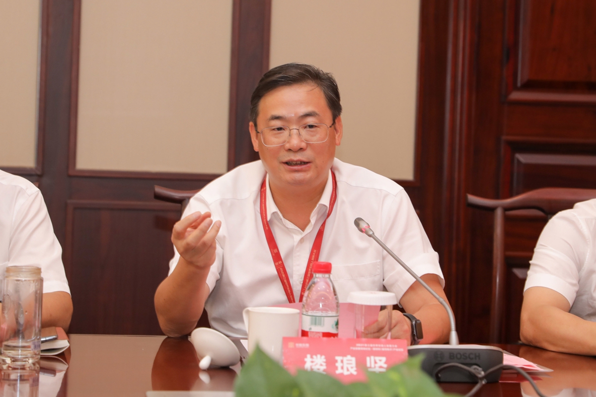 东阳市委副书记,市长楼琅坚致辞.实习记者 吴意琼 摄