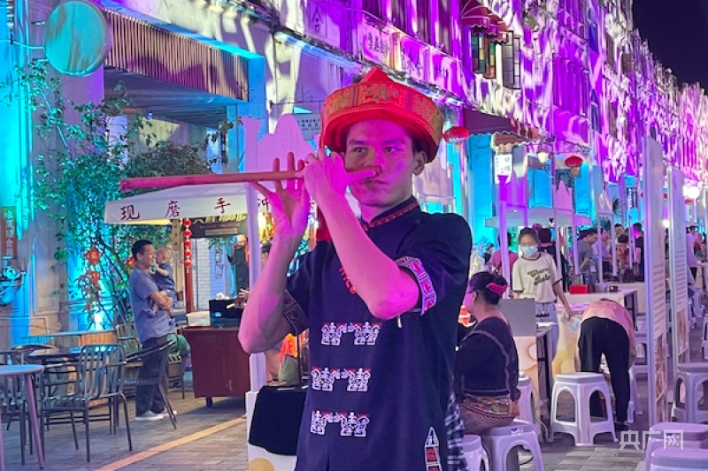 【双节旅游消费】海口龙华区“花朝月夕”中秋国风主题专场晚会在骑楼老街举行休闲区蓝鸢梦想 - Www.slyday.coM