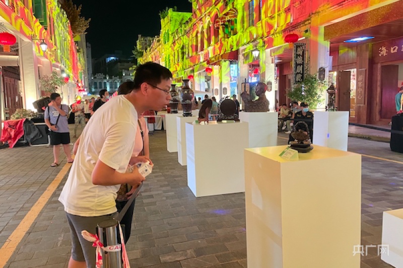 【双节旅游消费】海口龙华区“花朝月夕”中秋国风主题专场晚会在骑楼老街举行休闲区蓝鸢梦想 - Www.slyday.coM