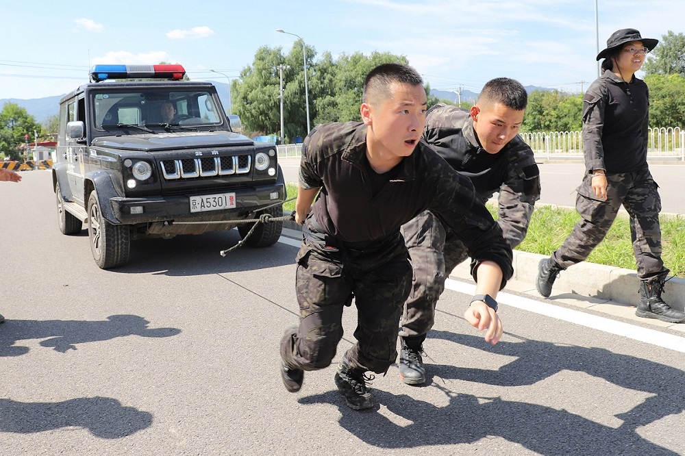 海淀特警千锤百炼砺精兵,历经140余天集训9月通过魔鬼拉练考验