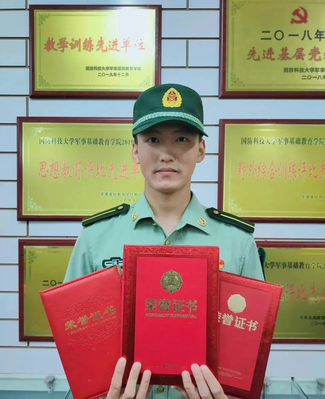 郭云霄,00后国防科技大学大四学员专业负责人2020-2021上学期连续斩获