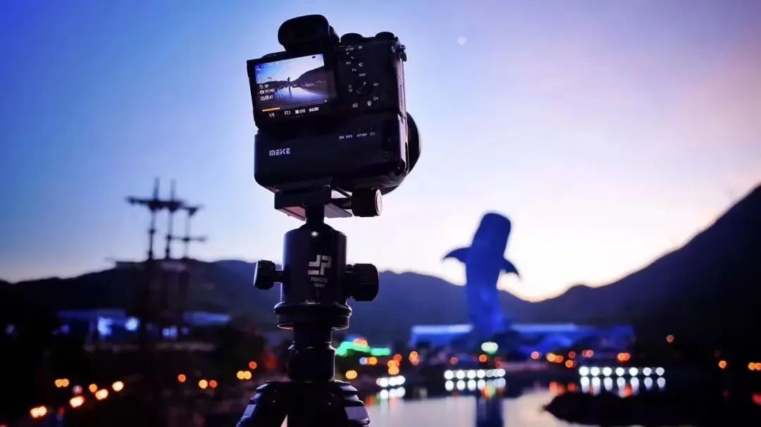 教授被举报骚扰猥亵学生？校方凌晨通报：开除党籍、解除教师职务休闲区蓝鸢梦想 - Www.slyday.coM