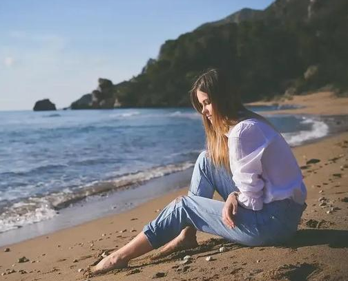 老公哭着求我不要离婚，说他们只是聊骚，看着小孩不知道该怎么办休闲区蓝鸢梦想 - Www.slyday.coM