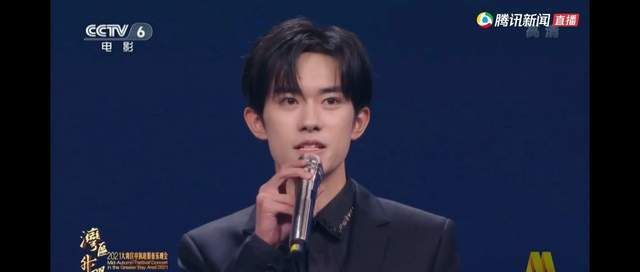 易烊千玺推介电影长津湖,网友喊话：谈吐不疾不徐,沉稳自信休闲区蓝鸢梦想 - Www.slyday.coM