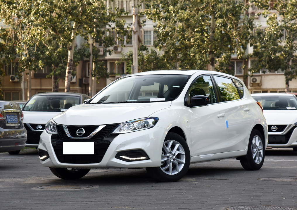 省油舒适的日产骐达,自动挡带天窗,才9万多,适合日常代步