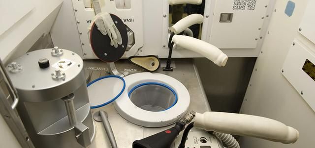 神十三疑问解惑:女航天员隐私如何保护?为什么一定要有女性呢休闲区蓝鸢梦想 - Www.slyday.coM 神十三疑问解惑:女航天员隐私如何保护?为什么一定要有女性呢休闲区蓝鸢梦想 - Www.slyday.coM