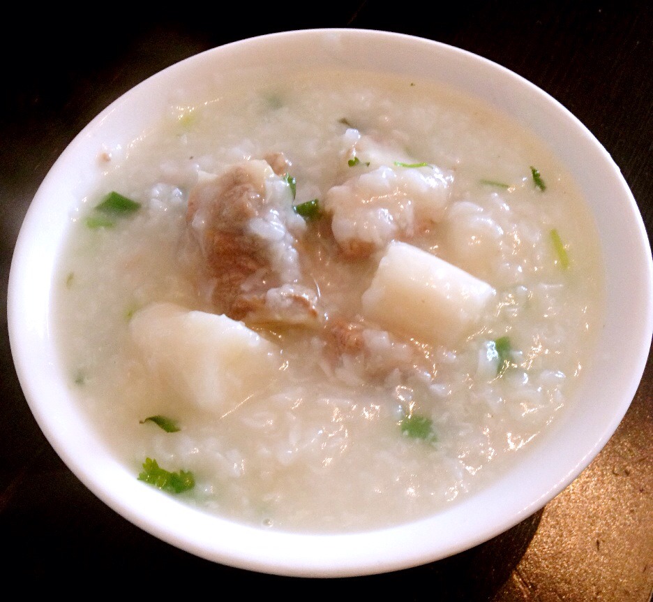 美味的笋香排骨粥