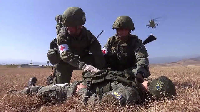 俄罗斯维和部队进行直升机野外伤员救助训练|终结者|纳戈尔|卡拉巴赫|吊篮|围观_新浪新闻