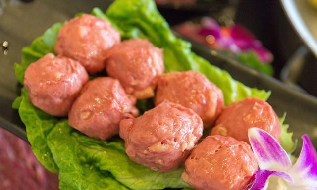 吃火锅时,最容易作假的5种食材,内行厨师下馆子很少点休闲区蓝鸢梦想 - Www.slyday.coM 吃火锅时,最容易作假的5种食材,内行厨师下馆子很少点休闲区蓝鸢梦想 - Www.slyday.coM