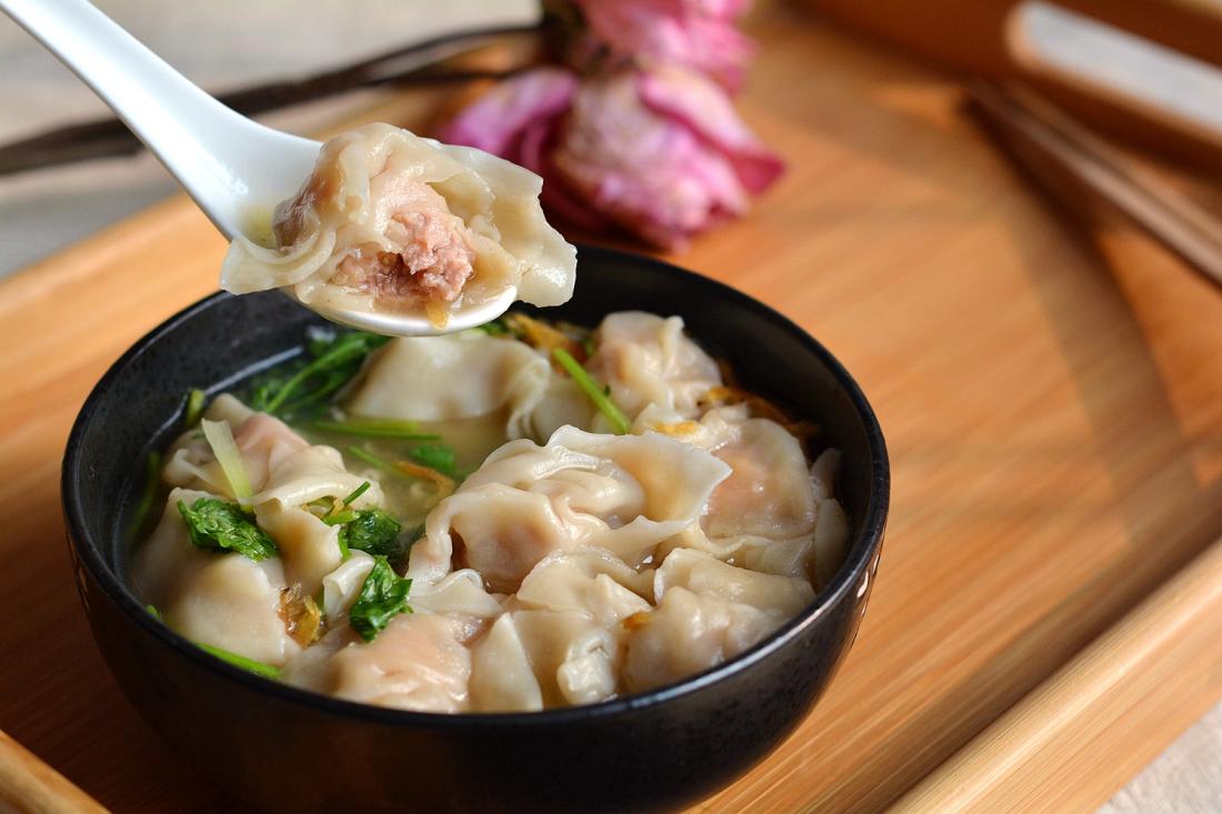 家常小鲜肉馄饨,滋味十足,一口一个好吃到停不下来