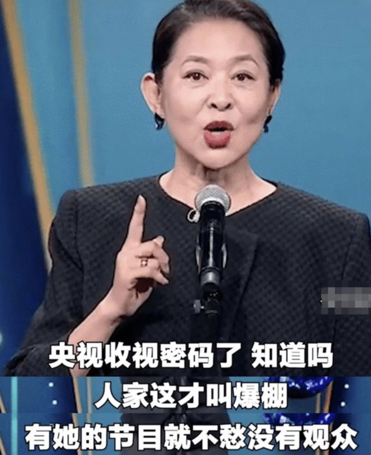 王冰冰现身全运会,被粉丝表白逗笑害羞转头,频频挥手互动好暖心休闲区蓝鸢梦想 - Www.slyday.coM 王冰冰现身全运会,被粉丝表白逗笑害羞转头,频频挥手互动好暖心休闲区蓝鸢梦想 - Www.slyday.coM