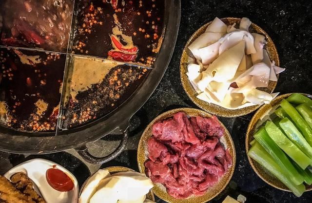 吃火锅时,最容易作假的5种食材,内行厨师下馆子很少点休闲区蓝鸢梦想 - Www.slyday.coM 吃火锅时,最容易作假的5种食材,内行厨师下馆子很少点休闲区蓝鸢梦想 - Www.slyday.coM