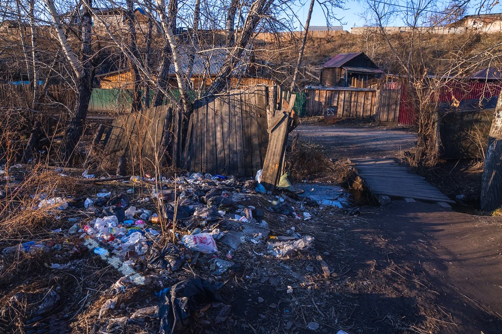 原来,克孜勒在沙俄占领之前只是牧民短期放牧的小河谷,1914年沙俄白军