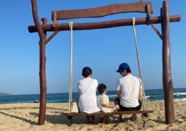 孙怡晒女儿童话生日趴，4岁大福穿公主裙高跟鞋，一展爱美天性休闲区蓝鸢梦想 - Www.slyday.coM