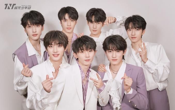 王俊凯22岁生日，时代少年团送祝福，可他们难比肩TFboys休闲区蓝鸢梦想 - Www.slyday.coM