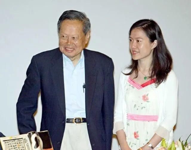 杨振宁马上100岁了,与翁帆结婚17年恩爱如初,让人羡慕休闲区蓝鸢梦想 - Www.slyday.coM