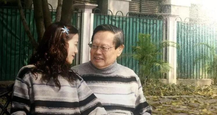 杨振宁马上100岁了,与翁帆结婚17年恩爱如初,让人羡慕休闲区蓝鸢梦想 - Www.slyday.coM 杨振宁马上100岁了,与翁帆结婚17年恩爱如初,让人羡慕休闲区蓝鸢梦想 - Www.slyday.coM