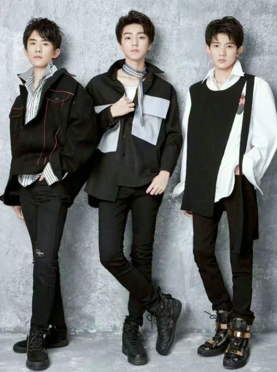 王俊凯22岁生日，时代少年团送祝福，可他们难比肩TFboys休闲区蓝鸢梦想 - Www.slyday.coM