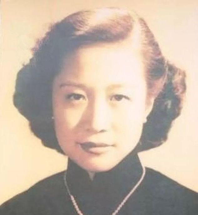 杨振宁马上100岁了,与翁帆结婚17年恩爱如初,让人羡慕休闲区蓝鸢梦想 - Www.slyday.coM 杨振宁马上100岁了,与翁帆结婚17年恩爱如初,让人羡慕休闲区蓝鸢梦想 - Www.slyday.coM