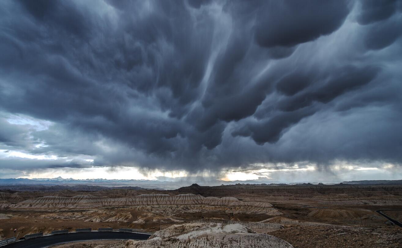 其实很多都可以进行解释的,有些人始终将其联系到一些不祥之兆上面