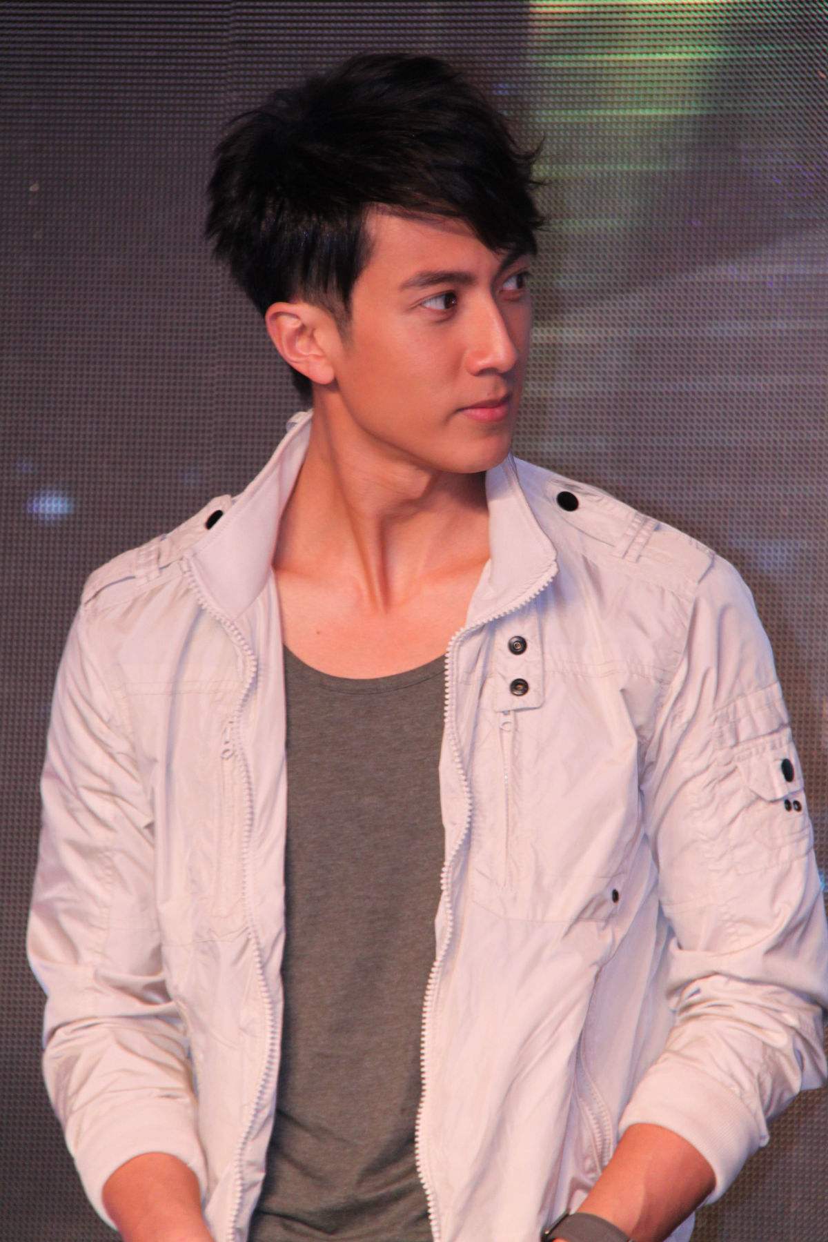 不允许他们在中国挣钱,而是关键时刻要向着中国,前飞轮海组合成员吴尊