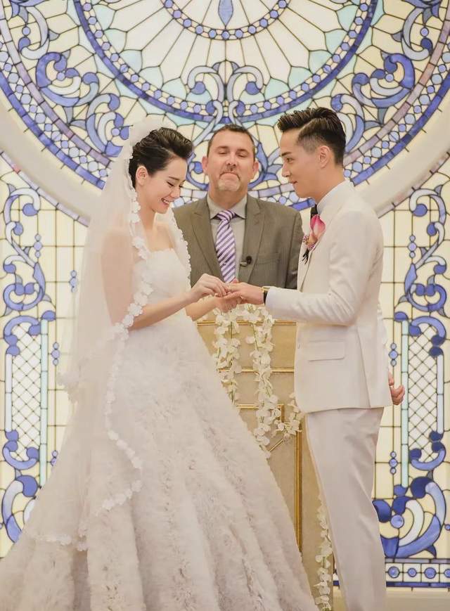 戚薇李承铉韩国婚礼图片