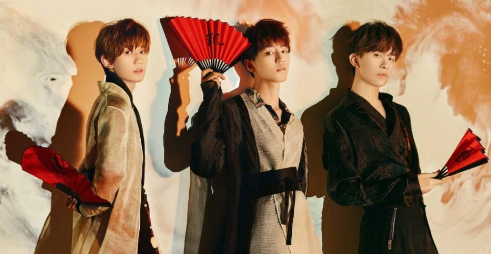 王俊凯22岁生日，时代少年团送祝福，可他们难比肩TFboys休闲区蓝鸢梦想 - Www.slyday.coM