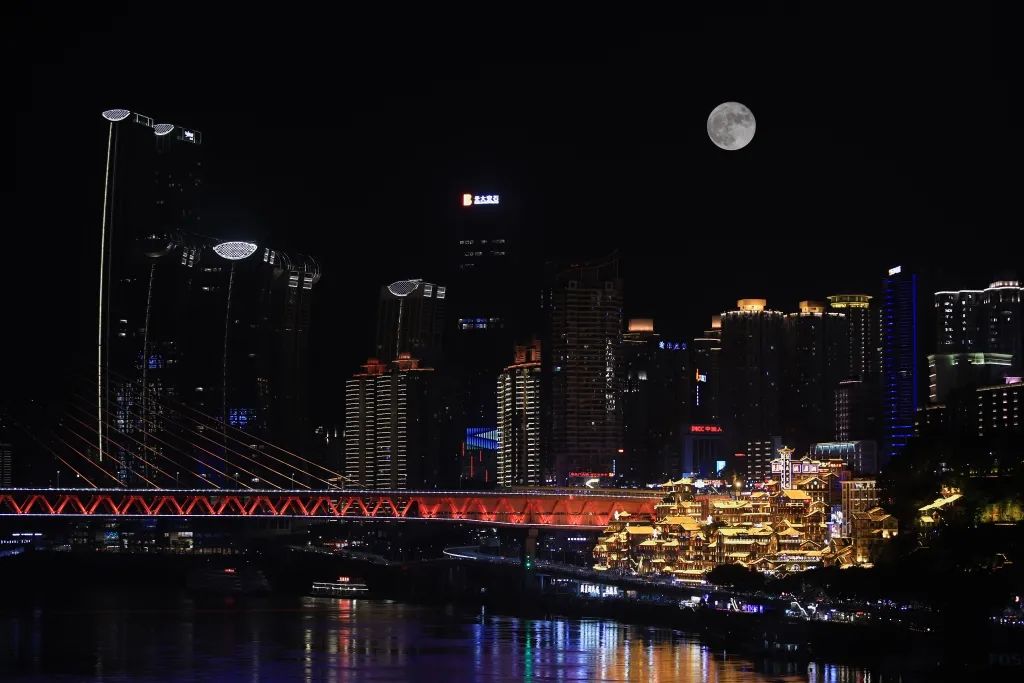 昨晚又大又圆的月亮,你拍到了吗?|重庆市_新浪新闻