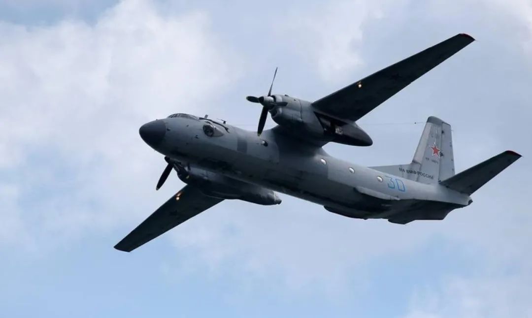 到消息,一架安-26运输机在距离哈巴罗夫斯克机场38公里外从雷达中消失