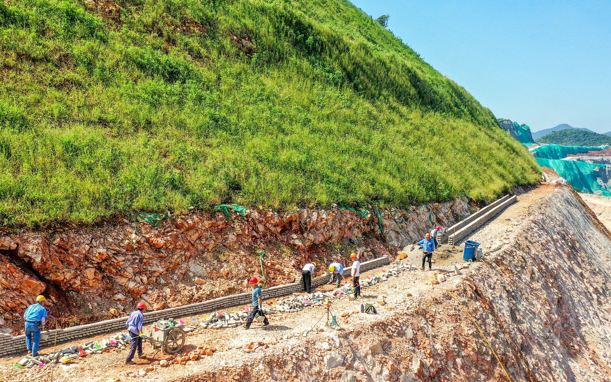 长兴:生态修复废弃矿山