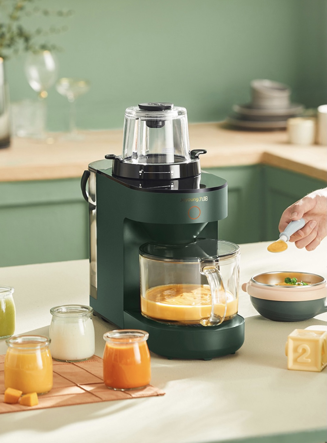 此次获奖的九阳不用手洗破壁机,可以说是当下厨房小家电中解放双手的