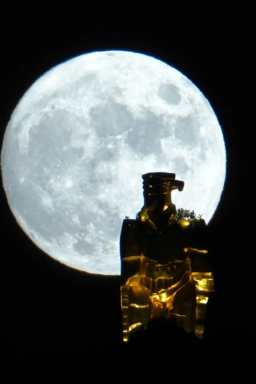 昨晚又大又圆的月亮,你拍到了吗?