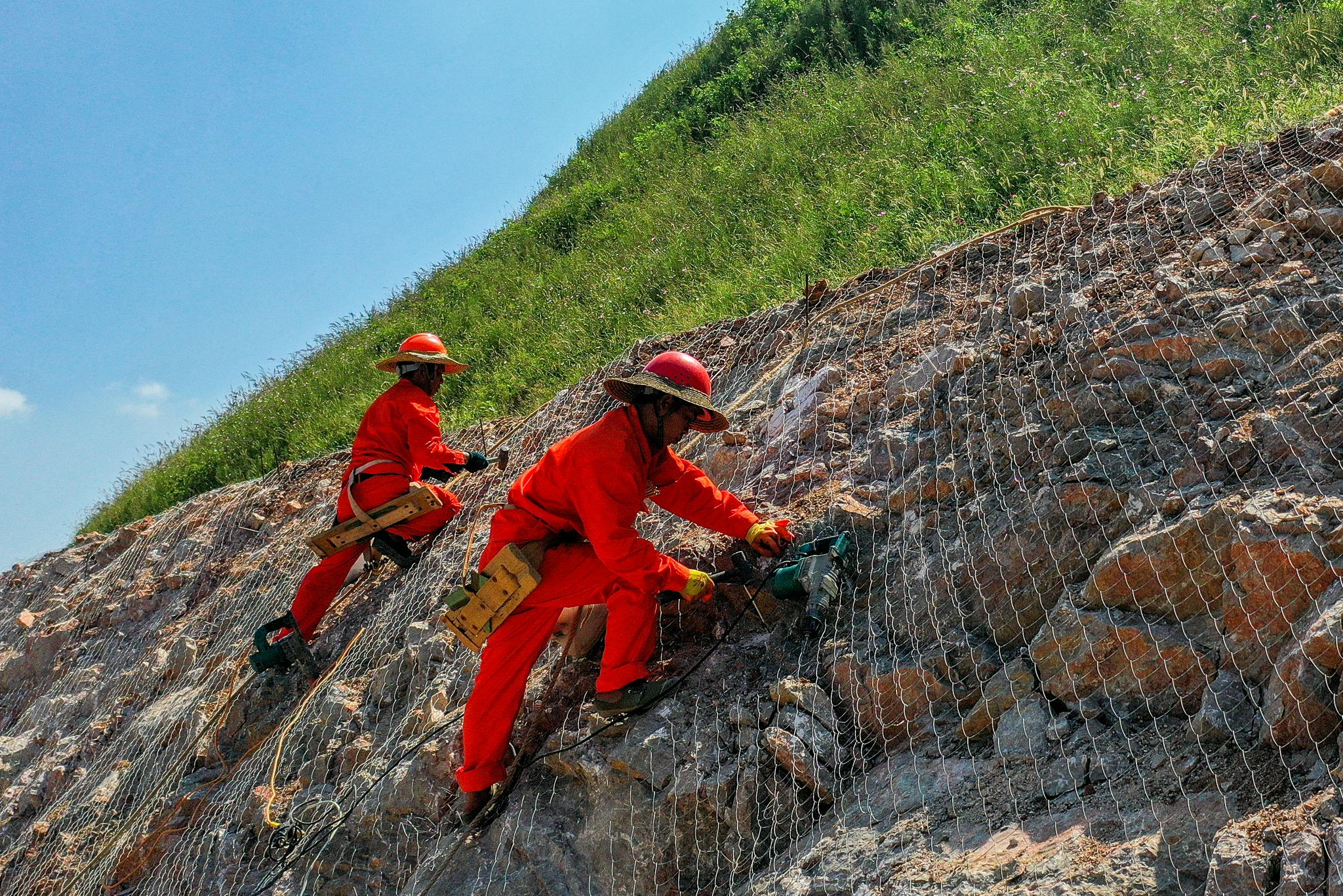 长兴:生态修复废弃矿山