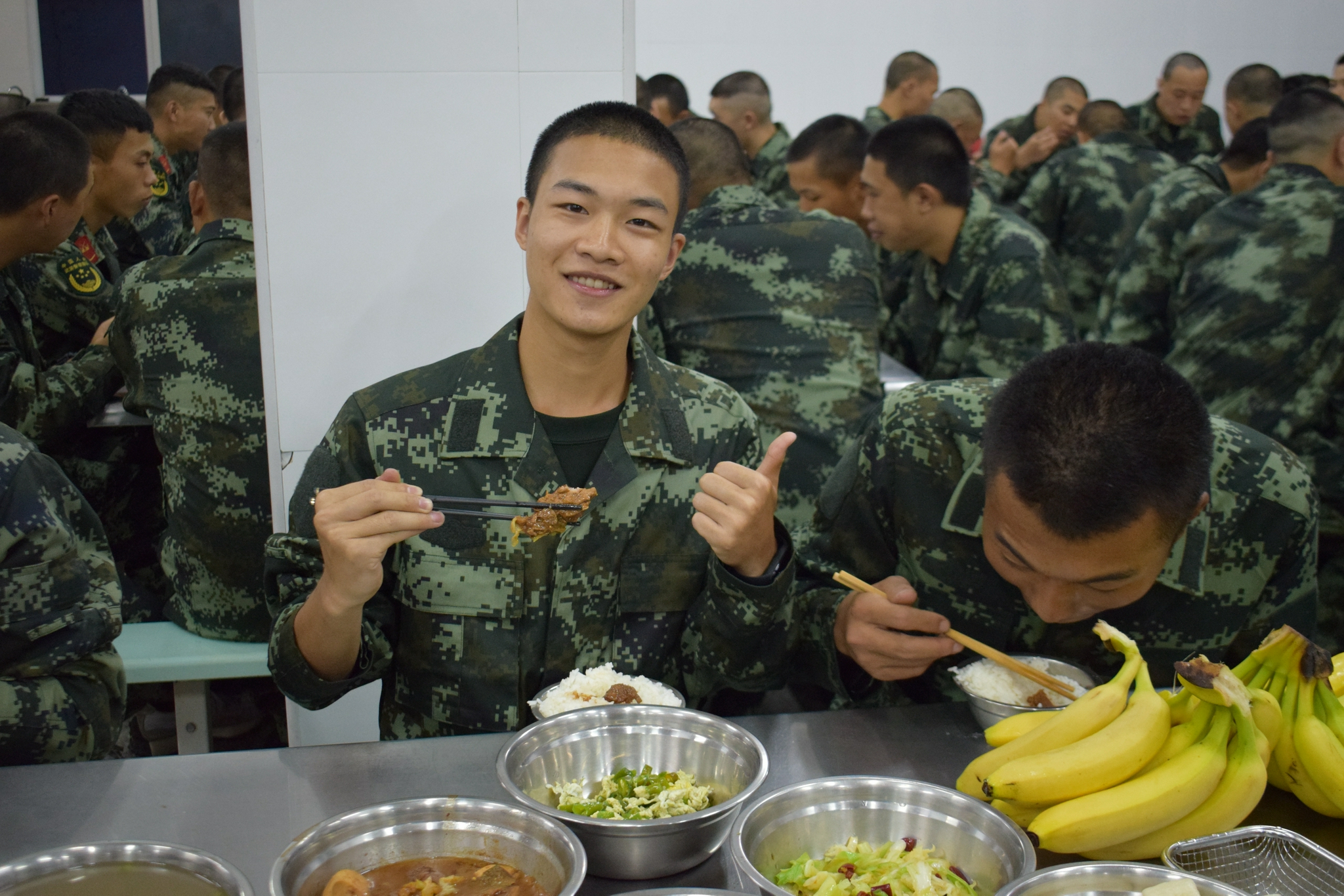 宁波武警:新兵入列 尝试诸多"第一次"