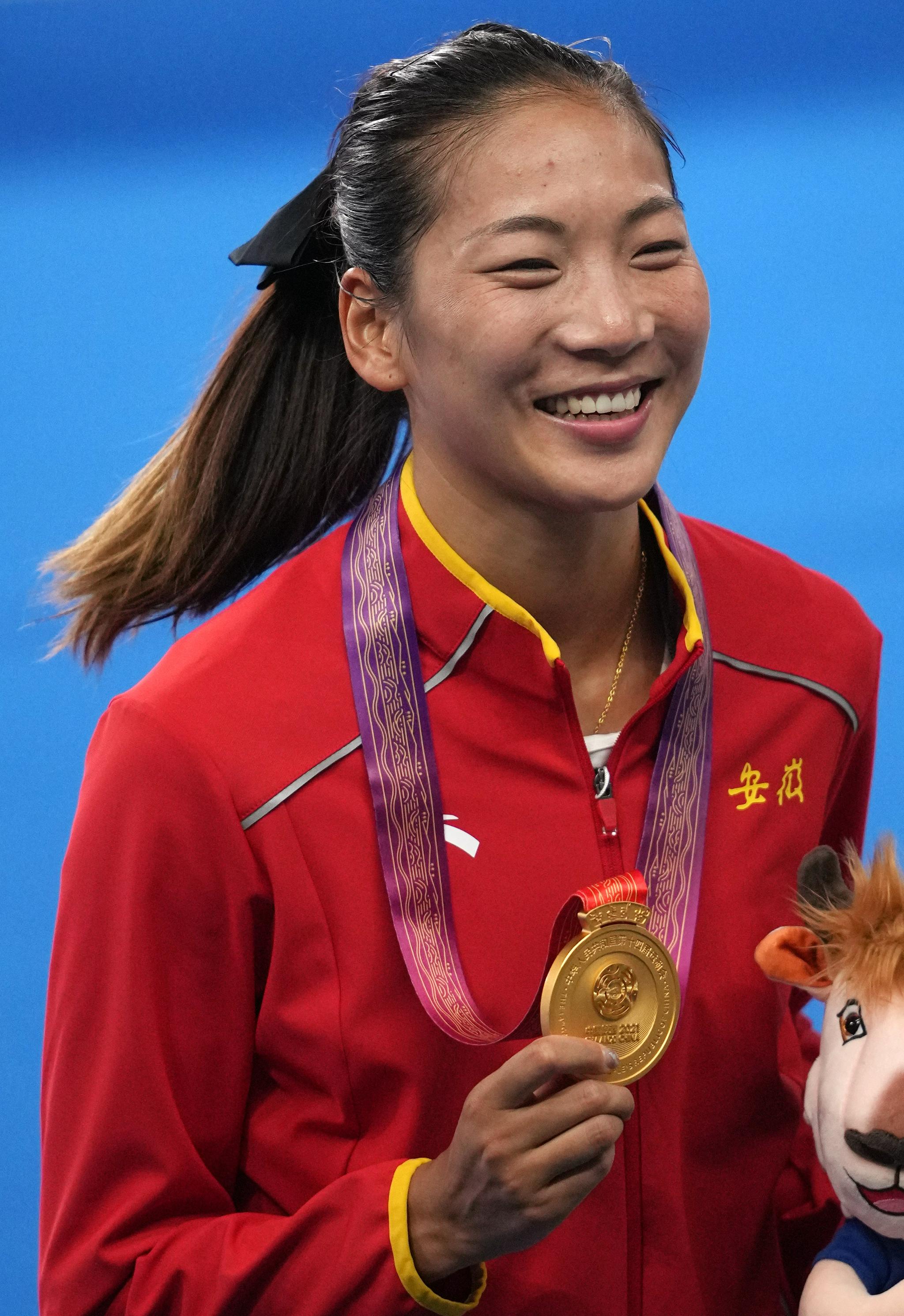 9月22日,安徽队选手王春雨在比赛后.