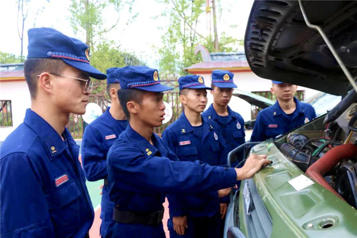 坚守岗位践初心丽江森林消防指战员的家国情怀