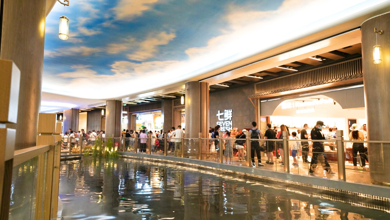 七鲜超市南京首店建邺吾悦广场店开业烘焙和控卡餐行业领先