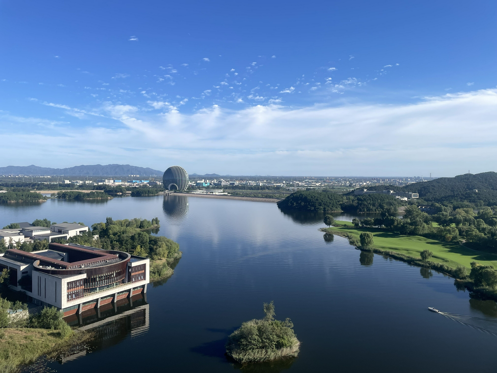 正文  近日,记者探访怀柔区怀沙怀九河,雁栖湖等多个点位,来解密它的