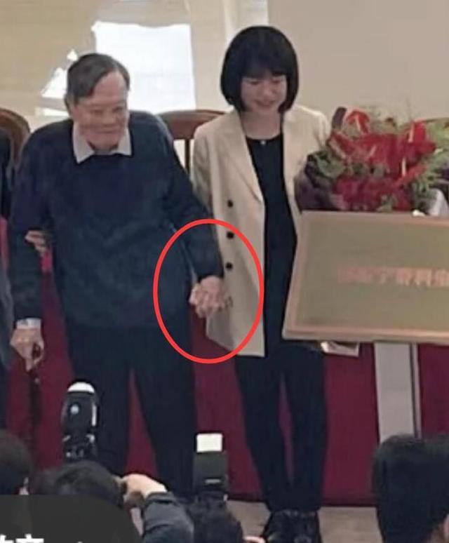 杨振宁百岁寿辰，翁帆写长文公开婚姻细节，恩爱17年令人艳羡休闲区蓝鸢梦想 - Www.slyday.coM