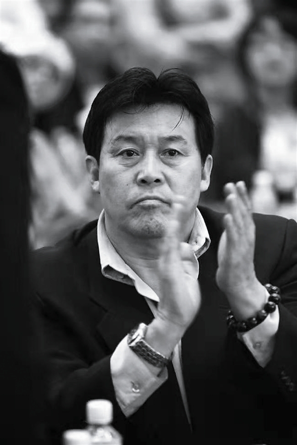 标题导航足坛名宿,传奇教练迟尚斌