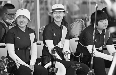 山西队方玉婷吕娜赛场亮箭