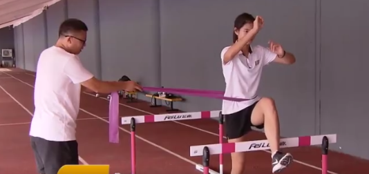 湖南00后绝美少女亮相全运会女子100米栏赛场，网友：女版刘翔休闲区蓝鸢梦想 - Www.slyday.coM